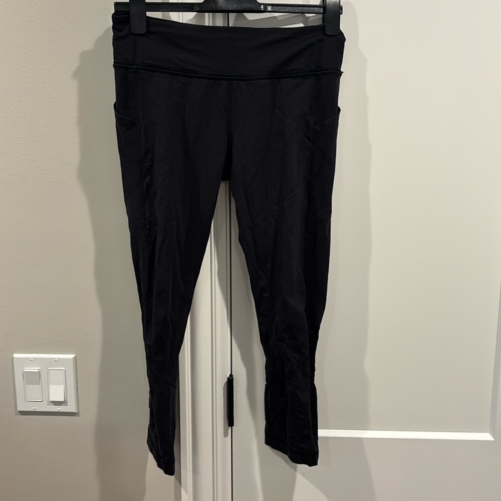 Lululemon women’s align cropped black leggings